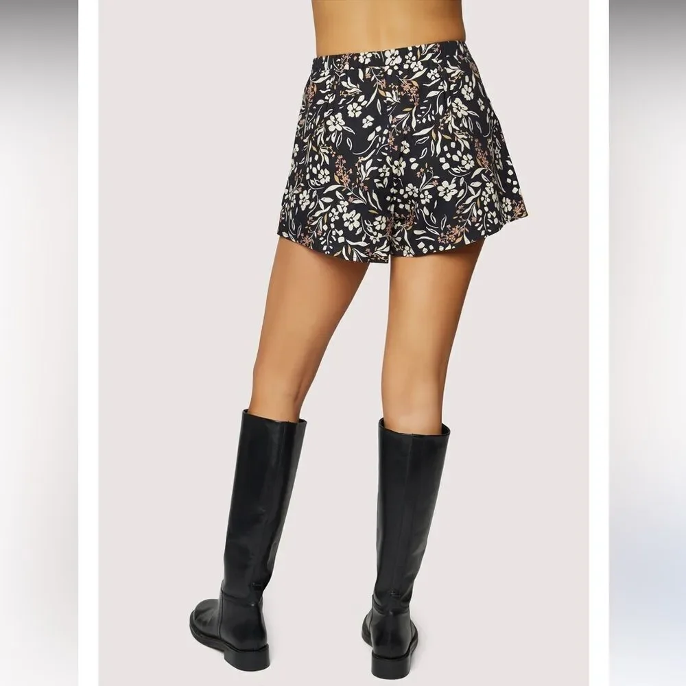 Lost + Wander Women's Under the Stars Shorts Size Medium